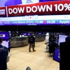 Las bolsas del mundo sufrieron un nuevo "lunes negro" por el temor que genera el impacto del coronavirus en la economía global.