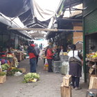 Las ventas en el mercado de Machachi está restringidas a personas de entre 25 y 50 años