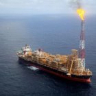 El costo del petróleo no para de desplomarse por la paralización de actividades en todo el planeta.