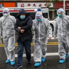 Dependiendo de su condición, los pacientes deben ser tratados en casa o en un centro de salud.