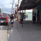 Moradores del sur de Guayaquil hacen sus actividades diarias.