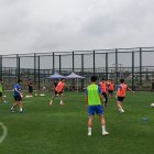 El Wuhan Three Towns durante su primera práctica de fútbol luego de que en esa ciudad se superó al coronavirus.