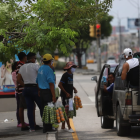 Entorno. En las calles de Guayaquil es común ver a las personas caminando, como un día normal.