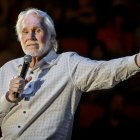 Considerado un genio en su estilo, con temas como "The Gamble"" y "Coward of the county", Kenny Rogers marcó toda una generación.

 FILES-US-ENTERTAINMENT-MUSIC-KENNY ROGERS
