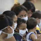 Con el contagio comunitario, es prudente el uso de la mascarilla a todas horas.