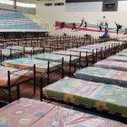 En el coliseo Abel Jiménez ya se instalaron las camas.