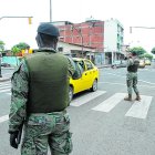 Control de movilidad en algunas calles del suburbio, el pasado 18 de marzo. Participaron miembros del Ejército. 

18 MARZO del 2020

GERARDO MENOSCAL

Agencia (ag-expreso)