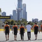 Los miembros del equipo fueron aislados cuando realizaban pruebas previo al inicio del Mundial de Fórmula Uno.