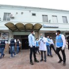 Hecho. El vicealcalde de Guayaquil, Josué Sánchez, y el Ministro de Salud, Juan Carlos Zevallos recorrieron este 26 de marzo el hospital.