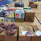 Cientos de productos no perecibles fueron donados por los habitantes de Quito para las familias de escasos recursos