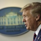 Washington (Usa), 27/03/2020.- US President Donald J. Trump speaks during a press briefing on the Coronavirus COVID-19 pandemic with members of the Coronavirus Task Force at the White House in Washington, DC, USA, on 27 March 2020. (Estados Unidos) EFE/EPA/Yuri Gripas / POOL USA PANDEMIC CORONAVIRUS COVID19
