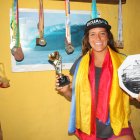 Mimi Barona, surfista ecuatoriana, no ha podido entrenar en la playa por la cuarentena.