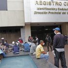 A diario acuden más de cien personas para realizar la inscripción de defunción.