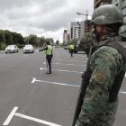 Militares, Policía y agentes de tránsito efectúan controles de cumplimiento del estado de excepción y toque de queda