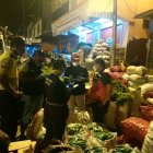 El Ministerio de Agricultura y Ganadería con la policía realizan controles del abastecimiento de productos a los mercados