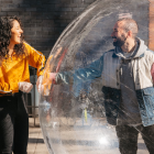 Usanso protección por la pandemia, Jeremy y Tori pasearon por las calles de Nueva York.
