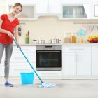 Puedes quemar entre 200 a 300 calorías haciendo las labores del hogar.