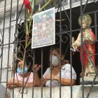 Las familias exhibieron sus santos para celebrar el Jueves Santo.
