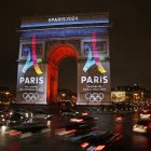 Designación. El Arco del Triunfo, en París, anunció en septiembre de 2017 la elección de la ciudad como sede de los Juegos Olímpicos.