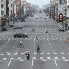 La avenida Machala se mezcló de transeúntes, bicicletas, motos y carros este fin de semana.