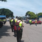 Un contingente viajó este domingo a reforzar la seguridad en Guayaquil. Eran parte de la seguridad de autoridades.