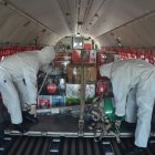 Militares de la Fuerza Aérea llevaron productos perecibles y no perecibles en un tercer vuelo a Galápagos.