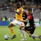 Enner Valencia (i) destaca en Tigres por su eficacia en la red.