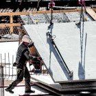 El año pasado, la construcción cayó un 18 % en el sector público y un 16,8 % en el sector privado.