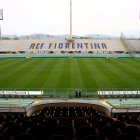 Vista del estadio "Artemio Franch" en Florence, Italia, uno de los escenarios que lucen desolados por la inactividad de la Liga Serie A