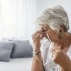 La pérdida de memoria es una de las señales más comunes de demencia senil.