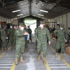 El comandante del Ejército Luis Altamirano visitó un reparto militar en el sur de Quito.