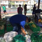 Comercio. Los moradores de la urbanización Paraíso del Río 1 aplican el mismo sistema de adquirir sus alimentos.