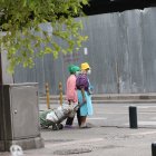 Hecho. En Guayaquil, pese a las restricciones, todavía se observa a adultos mayores circulando por las calles