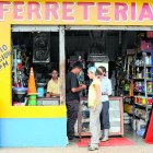 Compras. Ferrimax determina que el 80 % de las ventas se hacen en base al factor de la cercanía del local.