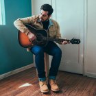 Kurt Schmidt Ramos comenzó su carrera en 2014 en los bares de Culiacán.