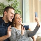 Este recurso fortalece emocionalmente e incluye ingredientes sociales dentro de lo tecnológico: se oye la voz, ven los gestos, risas y demostraciones de afecto.