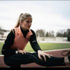 La velocista Alica Schmidt destaca no solo por su destreza en la pista, sino también por su belleza.