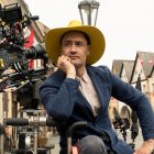 El director, conocido por su especial estético y sentido del humor, dirigirá la nuesta historia de la saga galáctica.