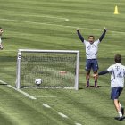 Los jugadores del Bayern de Múnich mantienen los protocolos de trabajar en pequeños grupos, a dos semanas de reinicio del torneo