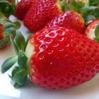 Las frutillas son ricas, pero también pueden contener microorganismos dañinos para la salud, por eso hay que lavarlas bien.