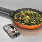 Debido al desempleo se han abierto muchos negocios de venta de comida a domicilio que se manejan por redes sociales.