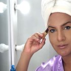 El maquillador ha laborado quince años en el mundo de la cosmética y belleza.