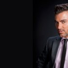 El actor mexicano Mauricio Mejía ahora es un afamado influencer y gurú de belleza e imagen