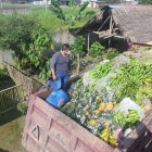 Abastecer. Los volquetes llegan desde Santa Elena hasta las comunidades tsáchilas a ver los productos del campo para repartir a sus hermanos