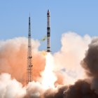 Lanzamiento de satélites para probar en el espacio el Internet de las cosas.