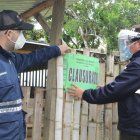 Comisarios de la Intendencia  y el Municipio colocaron sellos de calsura a una gallera que atendió el fin de semana en una zona rural de Chone.