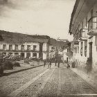 Galería.- Esta es la Plaza San Francisco  en 1870. Al fondo se puede ver el barrio San Juan.