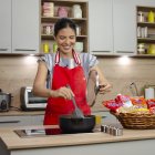 Licenciada en Hotelería y Restaurantes, opción cocina en el Liceo Hotelero y Turismo de Biarritz-Francia.