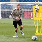 El jugador alemán Tpni Kross es parte de los entrenamientos que el Real Madrid sostiene desde hace ya una semana y que ahora inicia una nueva etapa.