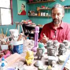 El escultor David Zamora cuenta con una colección de orgonitas para el Inti Raymi o Fiesta del Sol, que se celebra en junio.